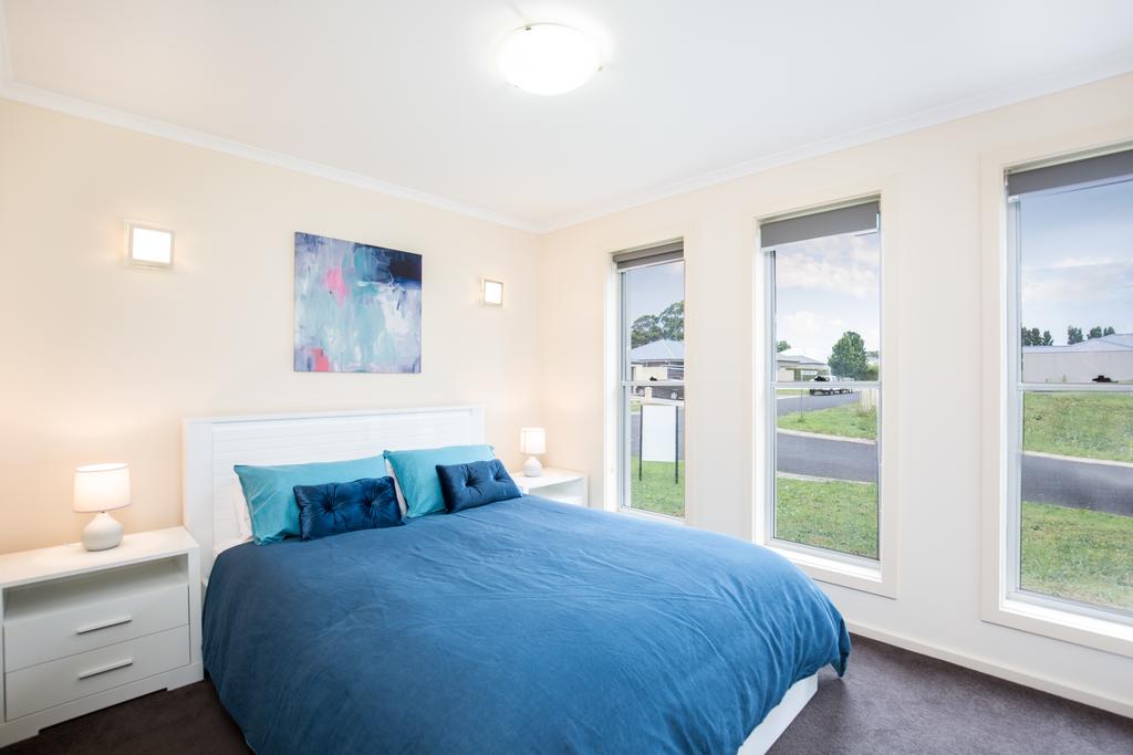 Megan House - Mount Gambier Accommodation